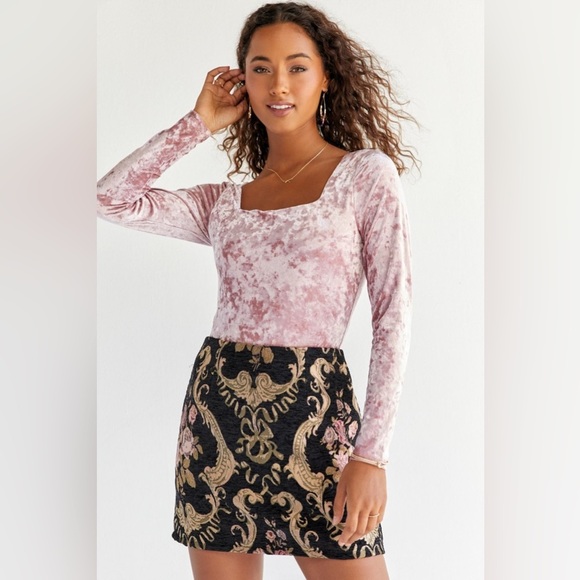 Francesca’s Floral Baroque Skirt - Mini Skirt Small - Picture 4 of 9